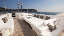 Yacht LA MASCARADE -  Top Deck lounging